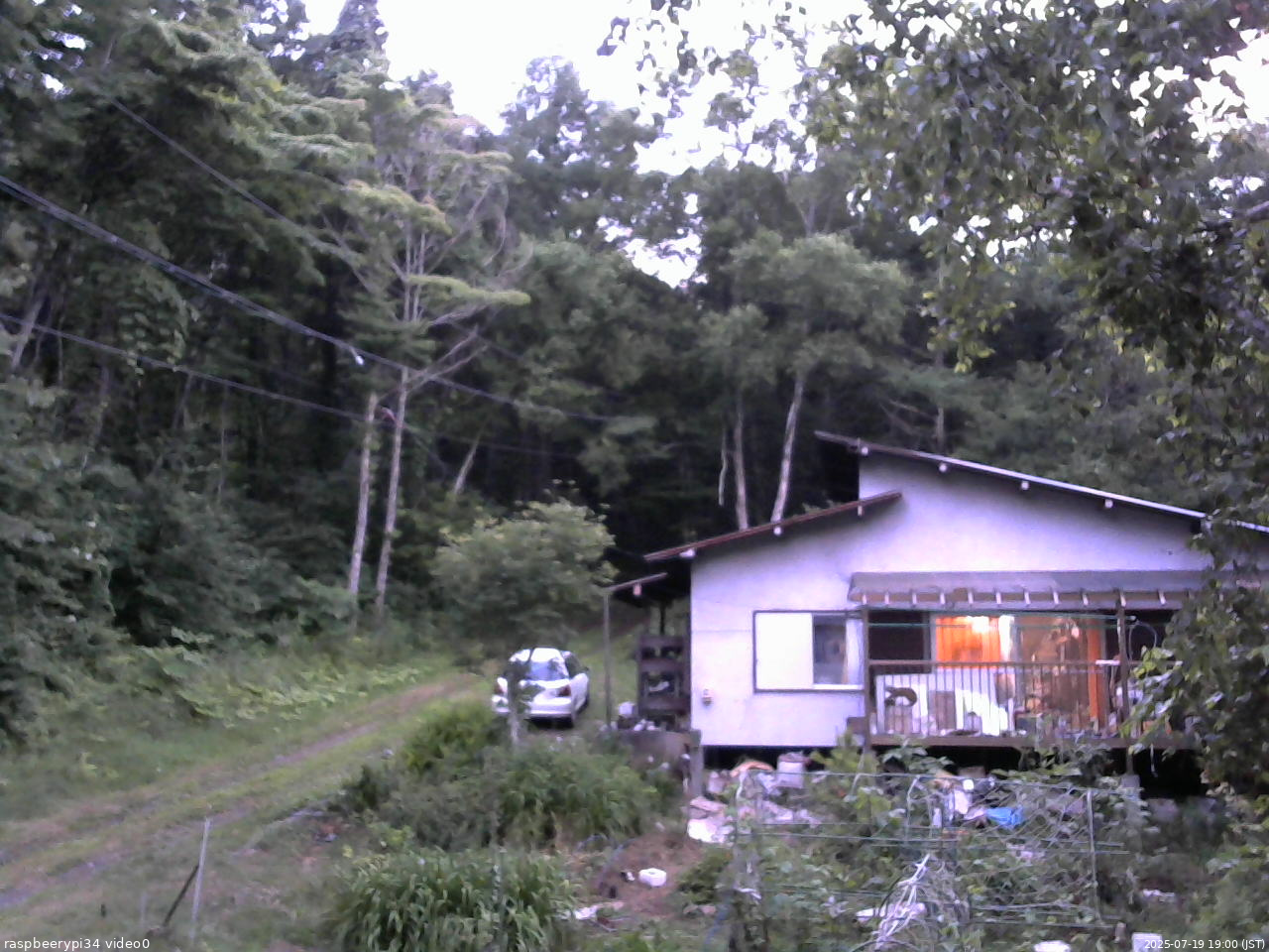 長野県菅平高原 ゆたか山荘 西側(坂上) 2025/07/19 19:00