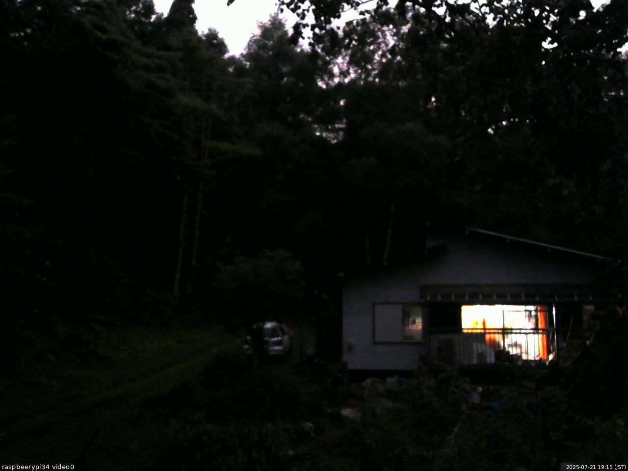 長野県菅平高原 ゆたか山荘 西側(坂上) 2025/07/21 19:15