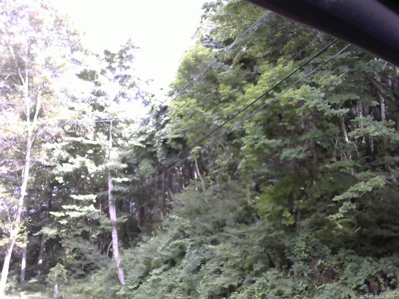 長野県菅平高原 ゆたか山荘 東側上空 2025/07/21 15:15