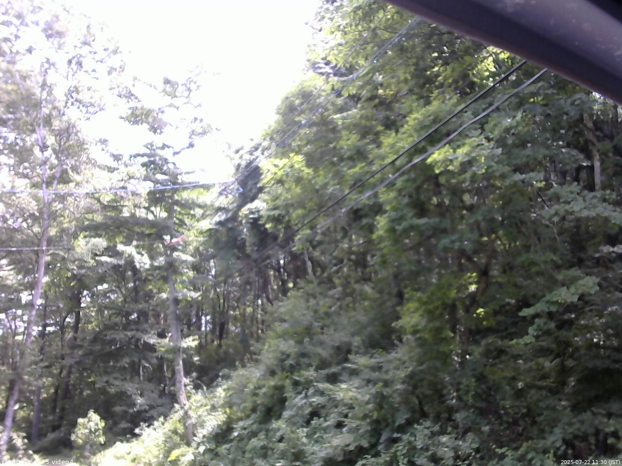 長野県菅平高原 ゆたか山荘 東側上空 2025/07/22 11:30