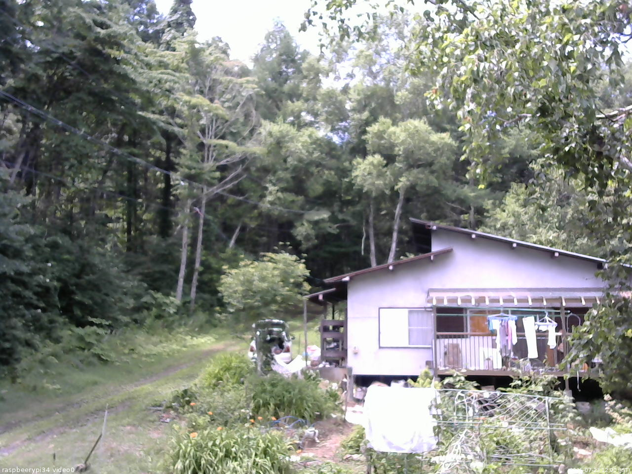 長野県菅平高原 ゆたか山荘 西側(坂上) 2025/07/23 12:00