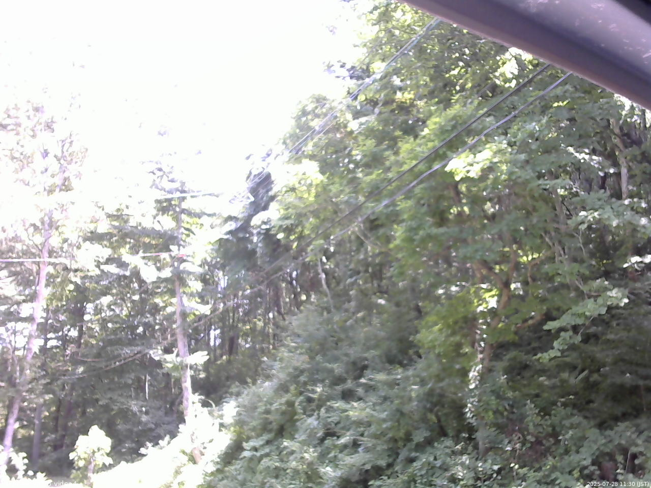 長野県菅平高原 ゆたか山荘 東側上空 2025/07/28 11:30