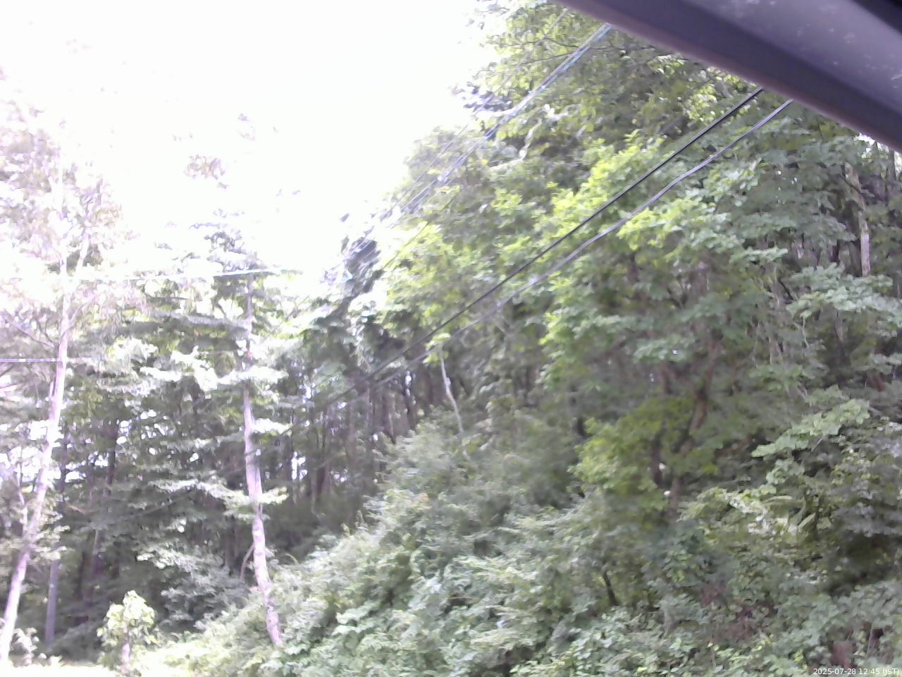 長野県菅平高原 ゆたか山荘 東側上空 2025/07/28 12:45