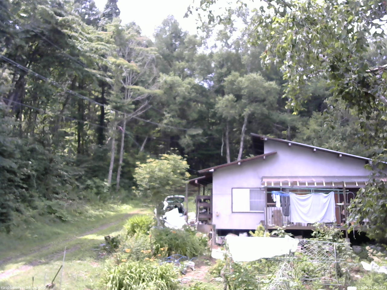 長野県菅平高原 ゆたか山荘 西側(坂上) 2025/07/29 12:00