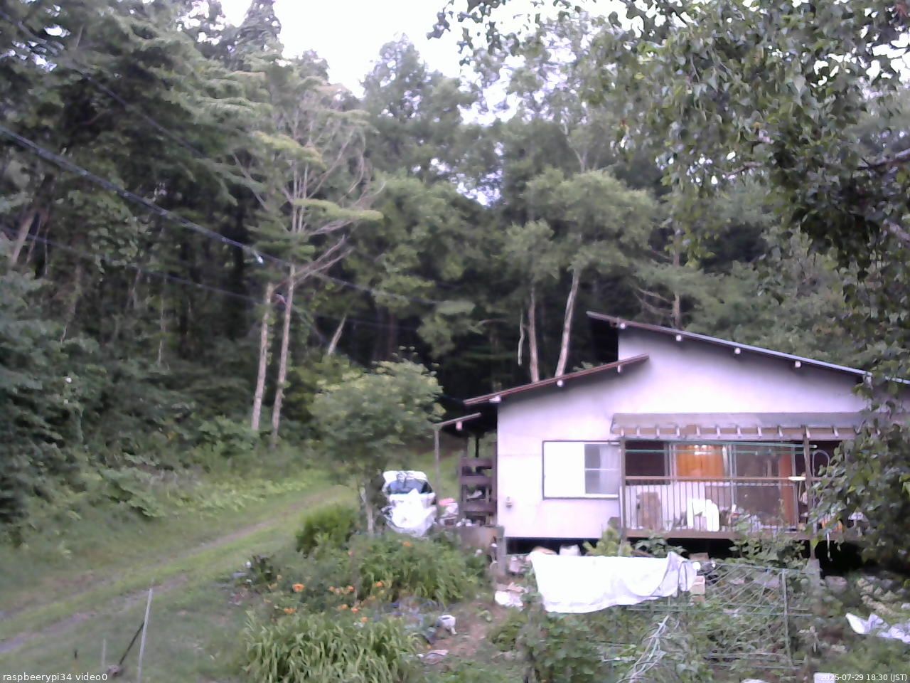 長野県菅平高原 ゆたか山荘 西側(坂上) 2025/07/29 18:30