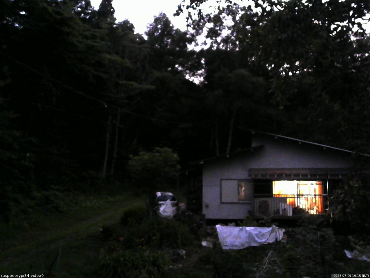 長野県菅平高原 ゆたか山荘 西側(坂上) 2025/07/29 19:15