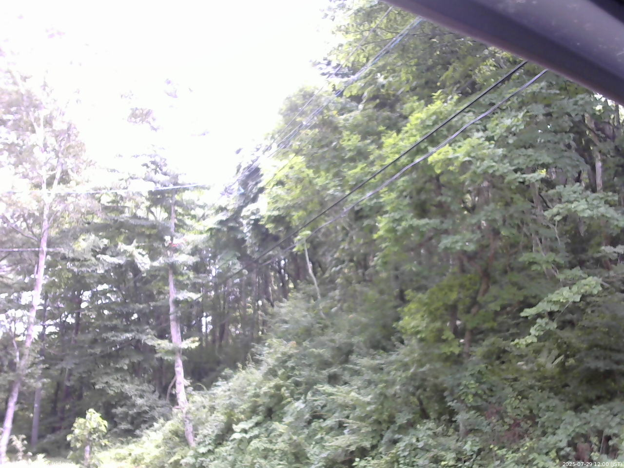 長野県菅平高原 ゆたか山荘 東側上空 2025/07/29 12:00