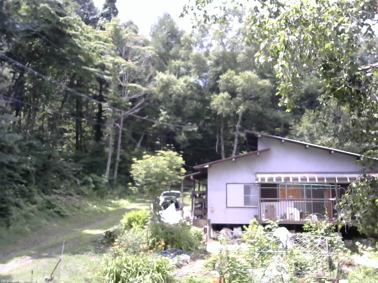 長野県菅平高原 ゆたか山荘 西側(坂上) 2025/07/30 12:00