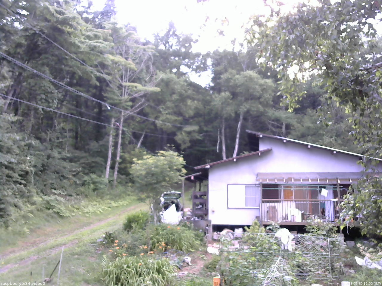 長野県菅平高原 ゆたか山荘 西側(坂上) 2025/07/30 17:00
