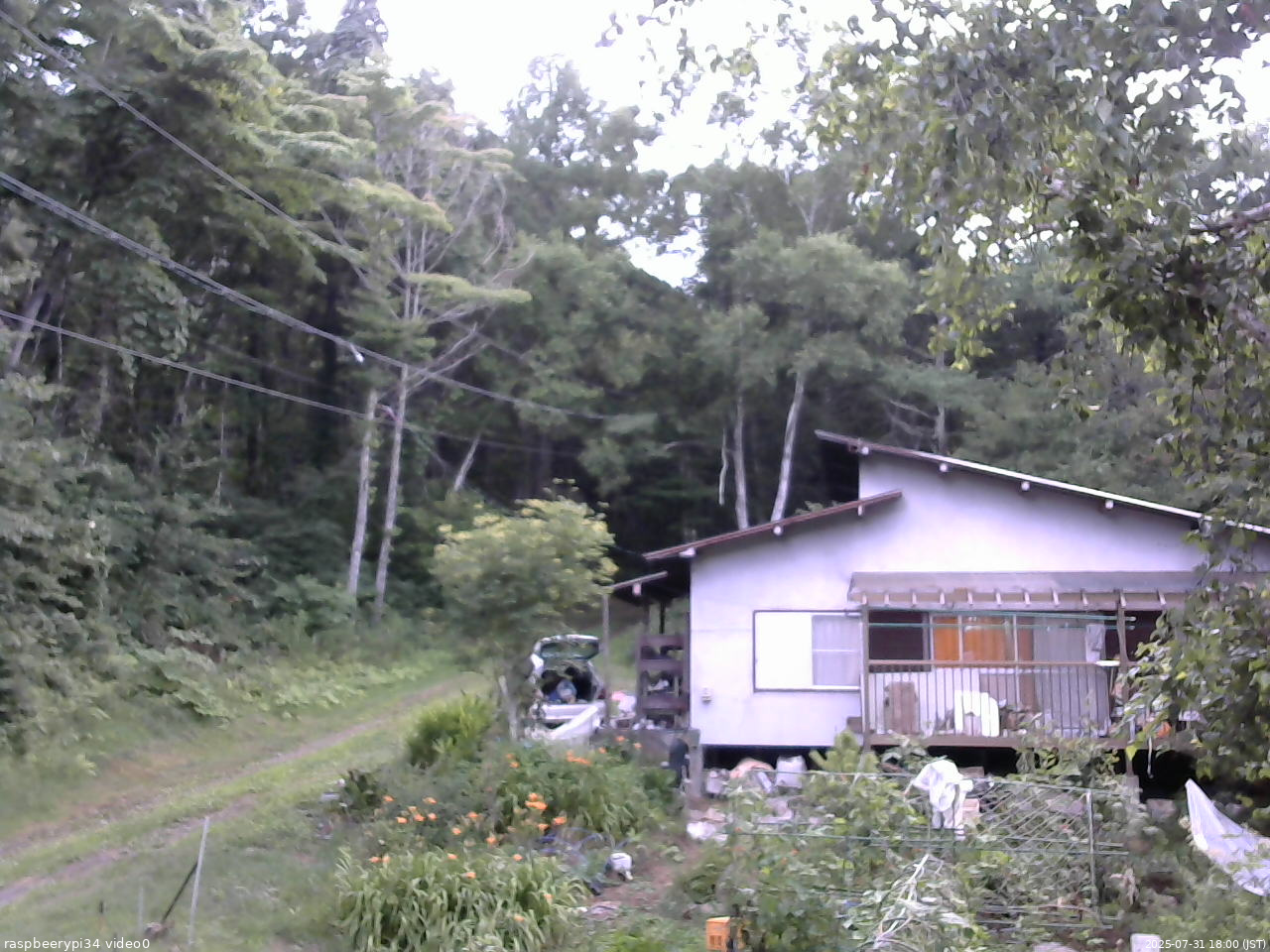 長野県菅平高原 ゆたか山荘 西側(坂上) 2025/07/31 18:00