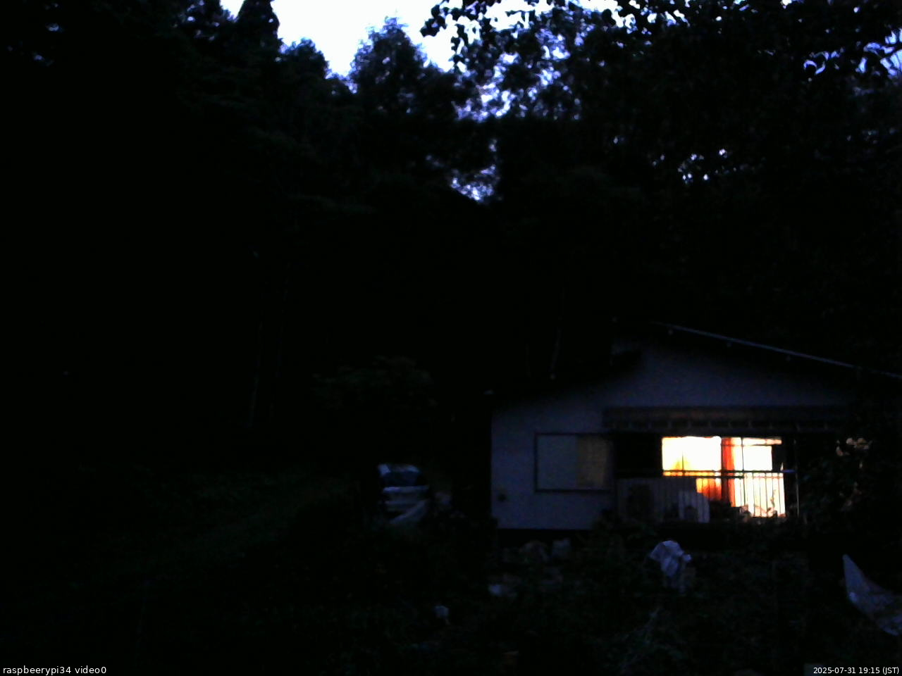 長野県菅平高原 ゆたか山荘 西側(坂上) 2025/07/31 19:15