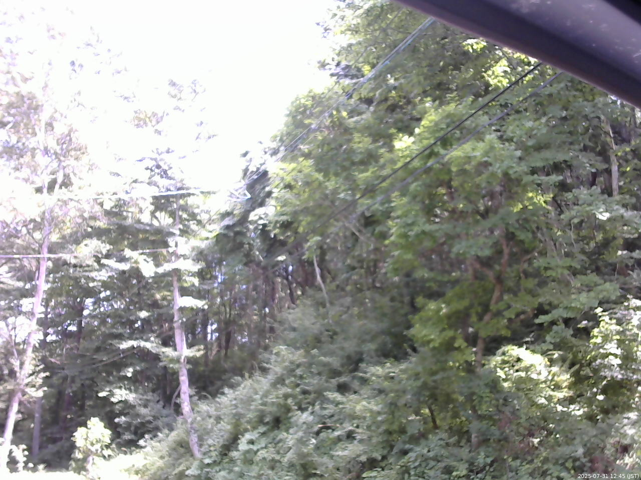長野県菅平高原 ゆたか山荘 東側上空 2025/07/31 12:45