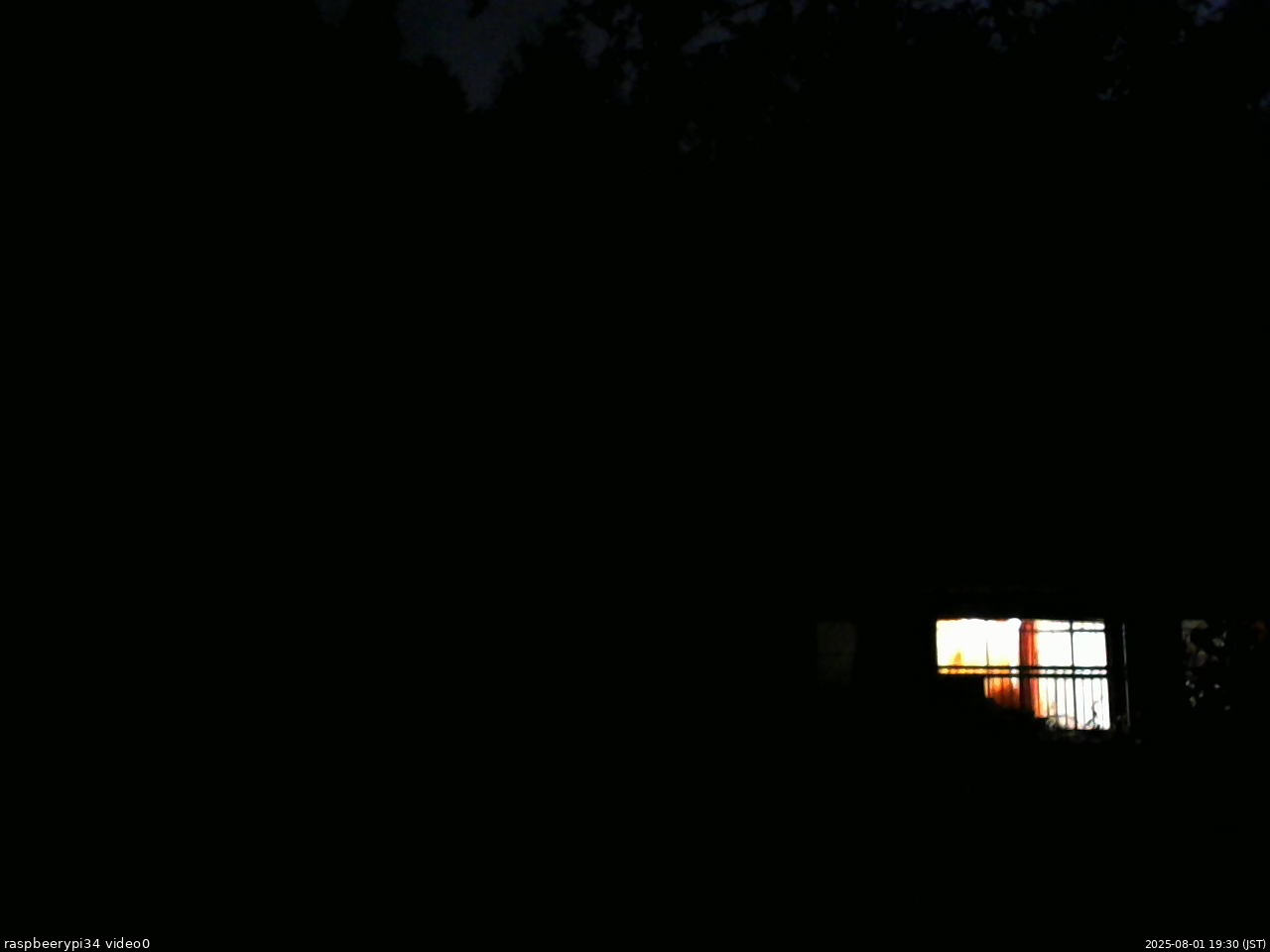 長野県菅平高原 ゆたか山荘 西側(坂上) 2025/08/01 19:30