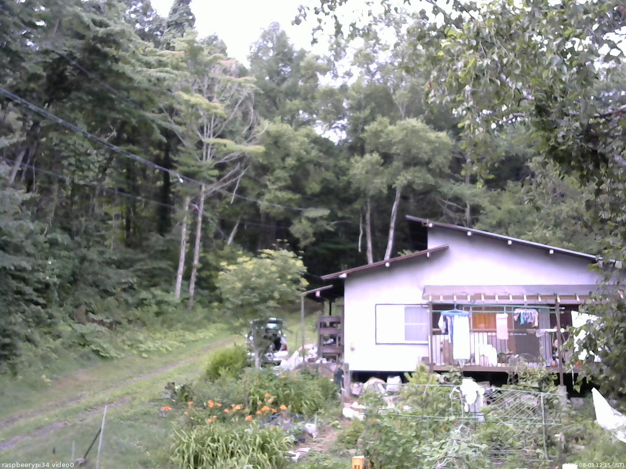長野県菅平高原 ゆたか山荘 西側(坂上) 2025/08/03 12:15