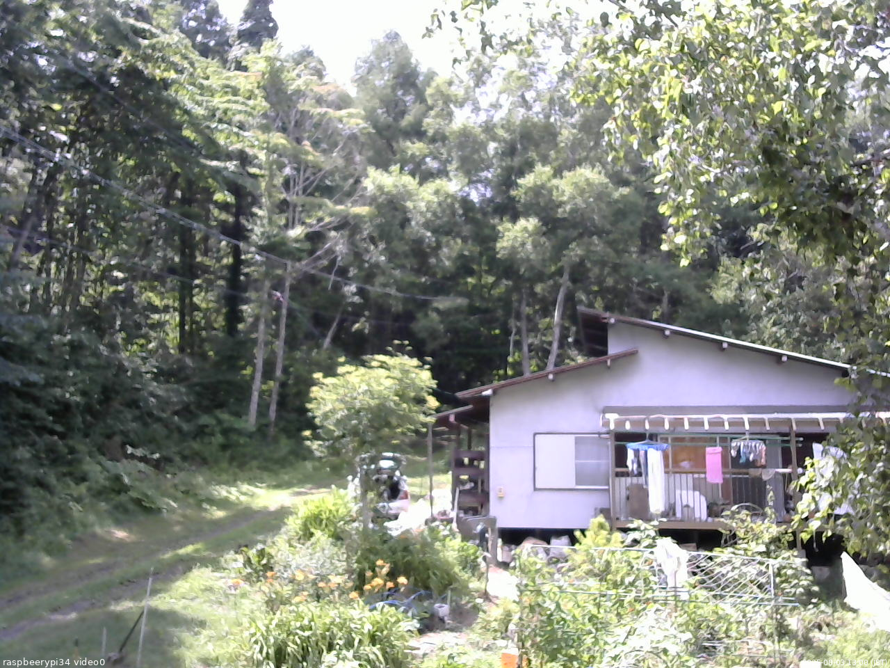 長野県菅平高原 ゆたか山荘 西側(坂上) 2025/08/03 13:00