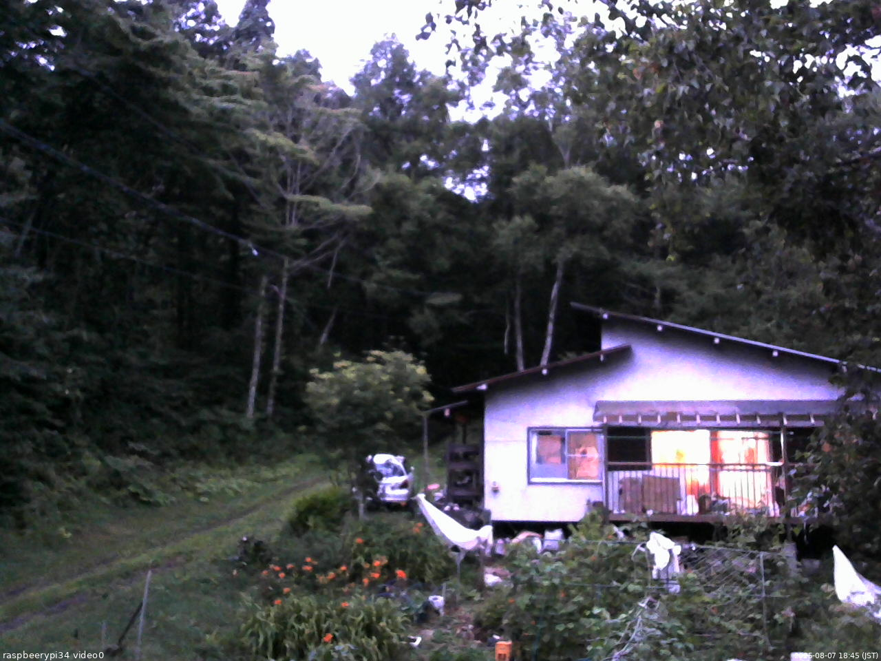 長野県菅平高原 ゆたか山荘 西側(坂上) 2025/08/07 18:45