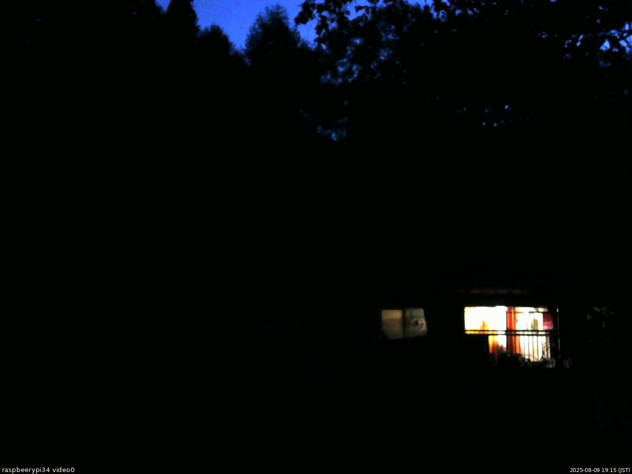長野県菅平高原 ゆたか山荘 西側(坂上) 2025/08/09 19:15
