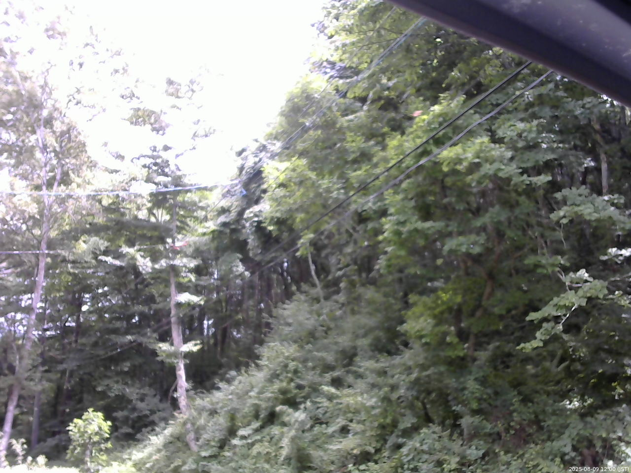 長野県菅平高原 ゆたか山荘 東側上空 2025/08/09 12:00