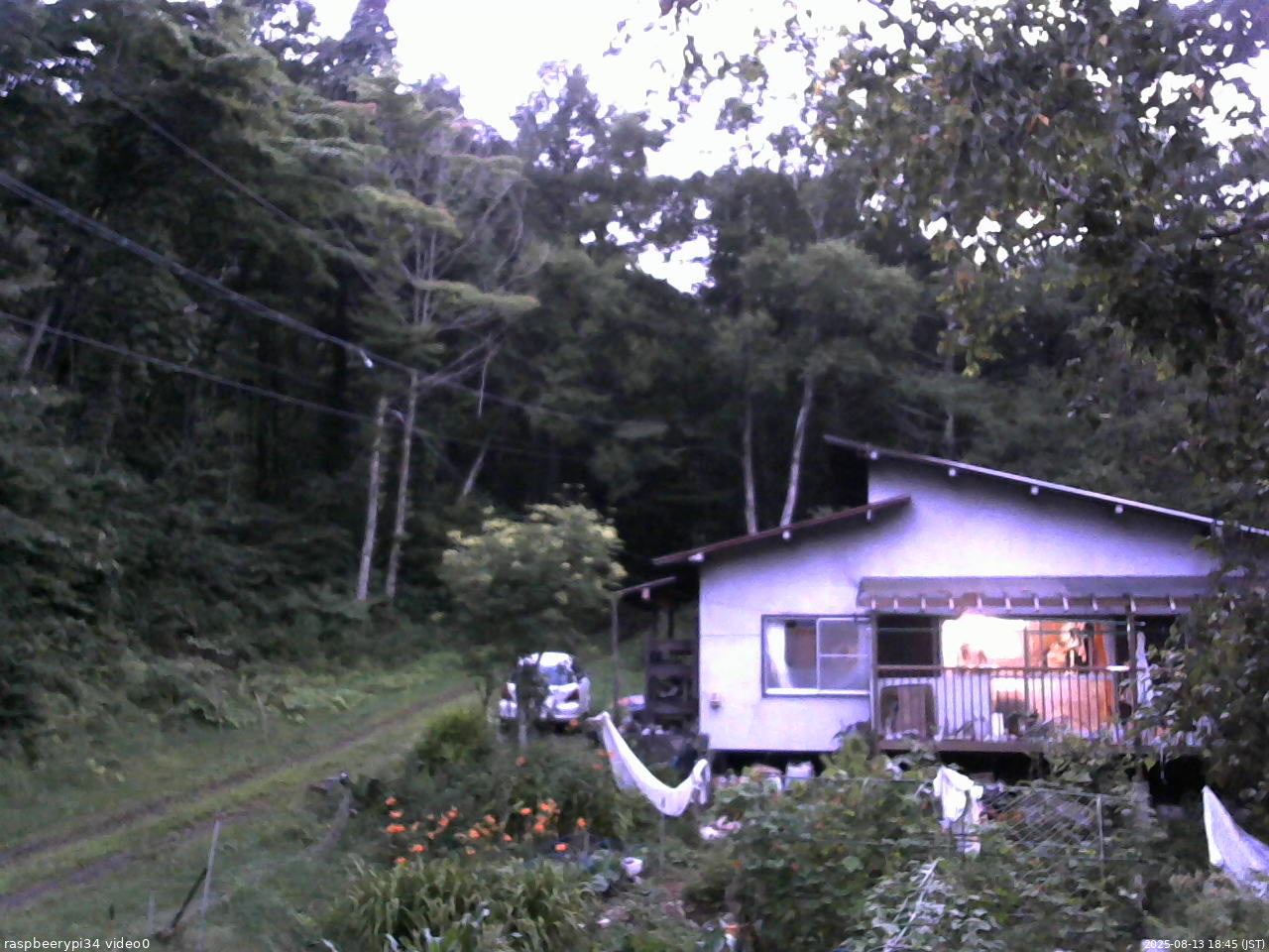 長野県菅平高原 ゆたか山荘 西側(坂上) 2025/08/13 18:45