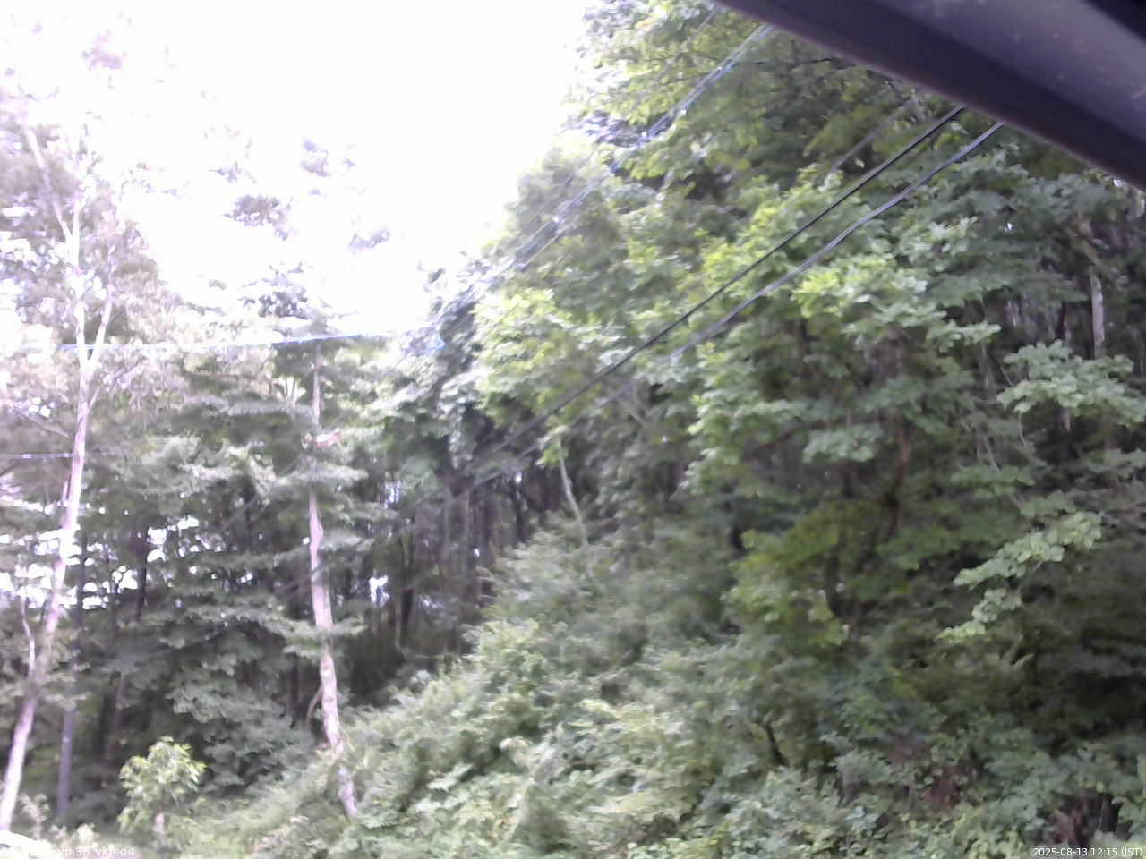 長野県菅平高原 ゆたか山荘 東側上空 2025/08/13 12:15
