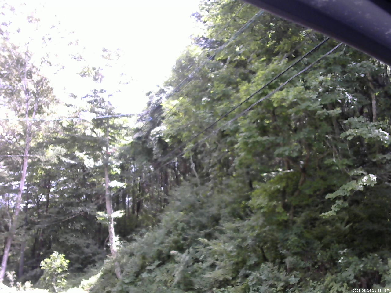 長野県菅平高原 ゆたか山荘 東側上空 2025/08/14 11:45