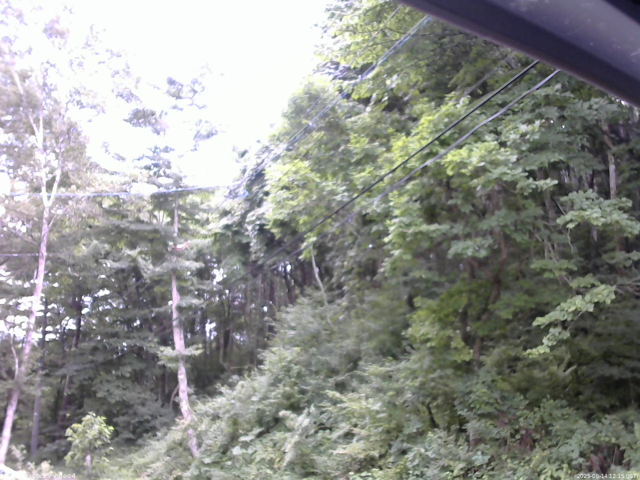 長野県菅平高原 ゆたか山荘 東側上空 2025/08/14 12:15
