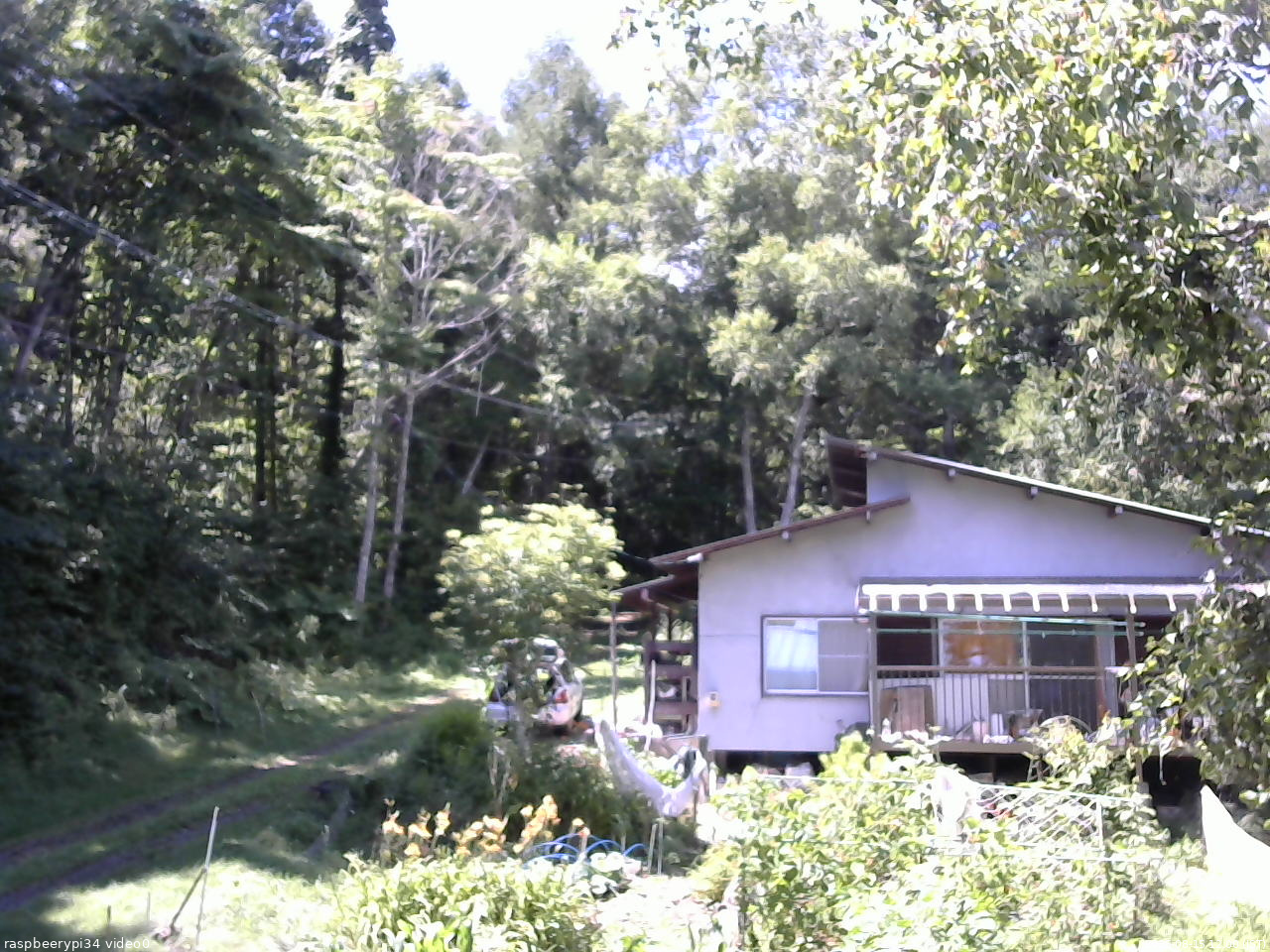 長野県菅平高原 ゆたか山荘 西側(坂上) 2025/08/15 12:00