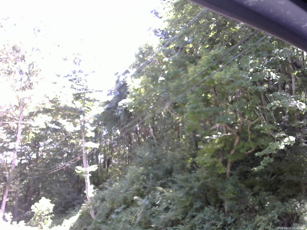 長野県菅平高原 ゆたか山荘 東側上空 2025/08/15 11:45