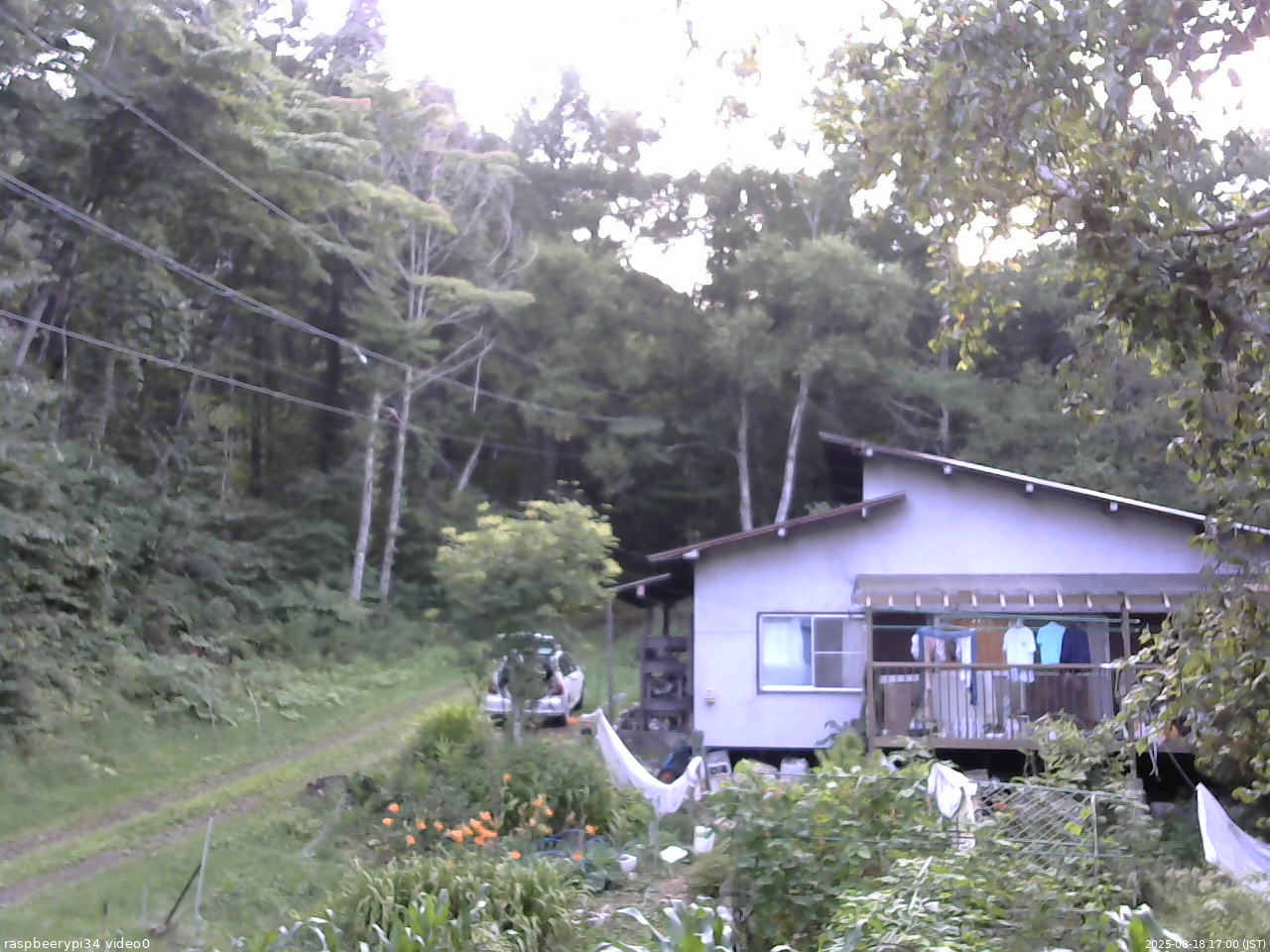 長野県菅平高原 ゆたか山荘 西側(坂上) 2025/08/18 17:00