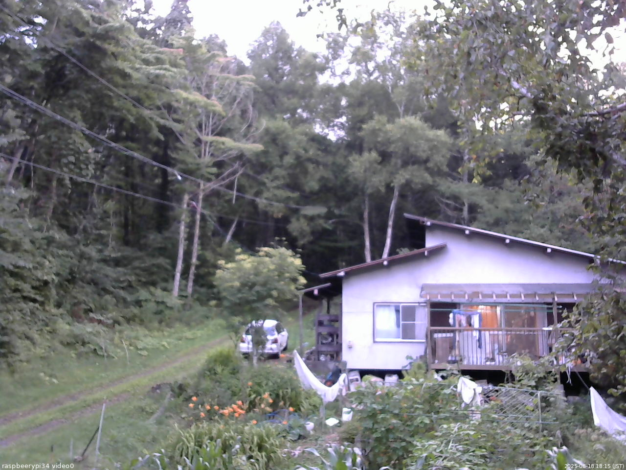 長野県菅平高原 ゆたか山荘 西側(坂上) 2025/08/18 18:15