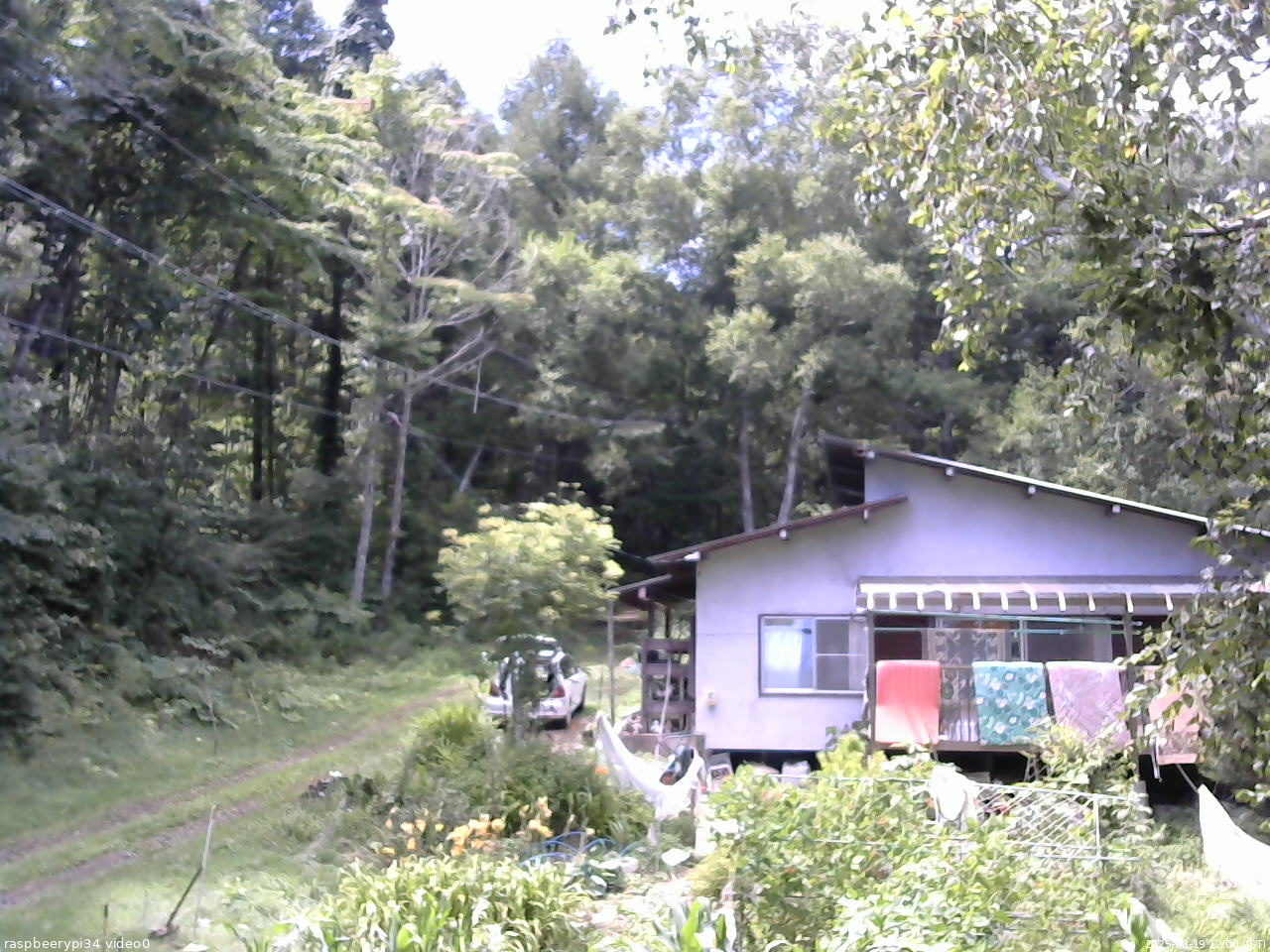 長野県菅平高原 ゆたか山荘 西側(坂上) 2025/08/19 12:00