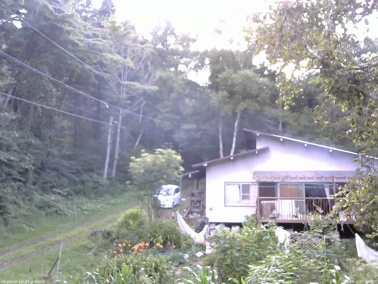 長野県菅平高原 ゆたか山荘 西側(坂上) 2025/08/19 17:00