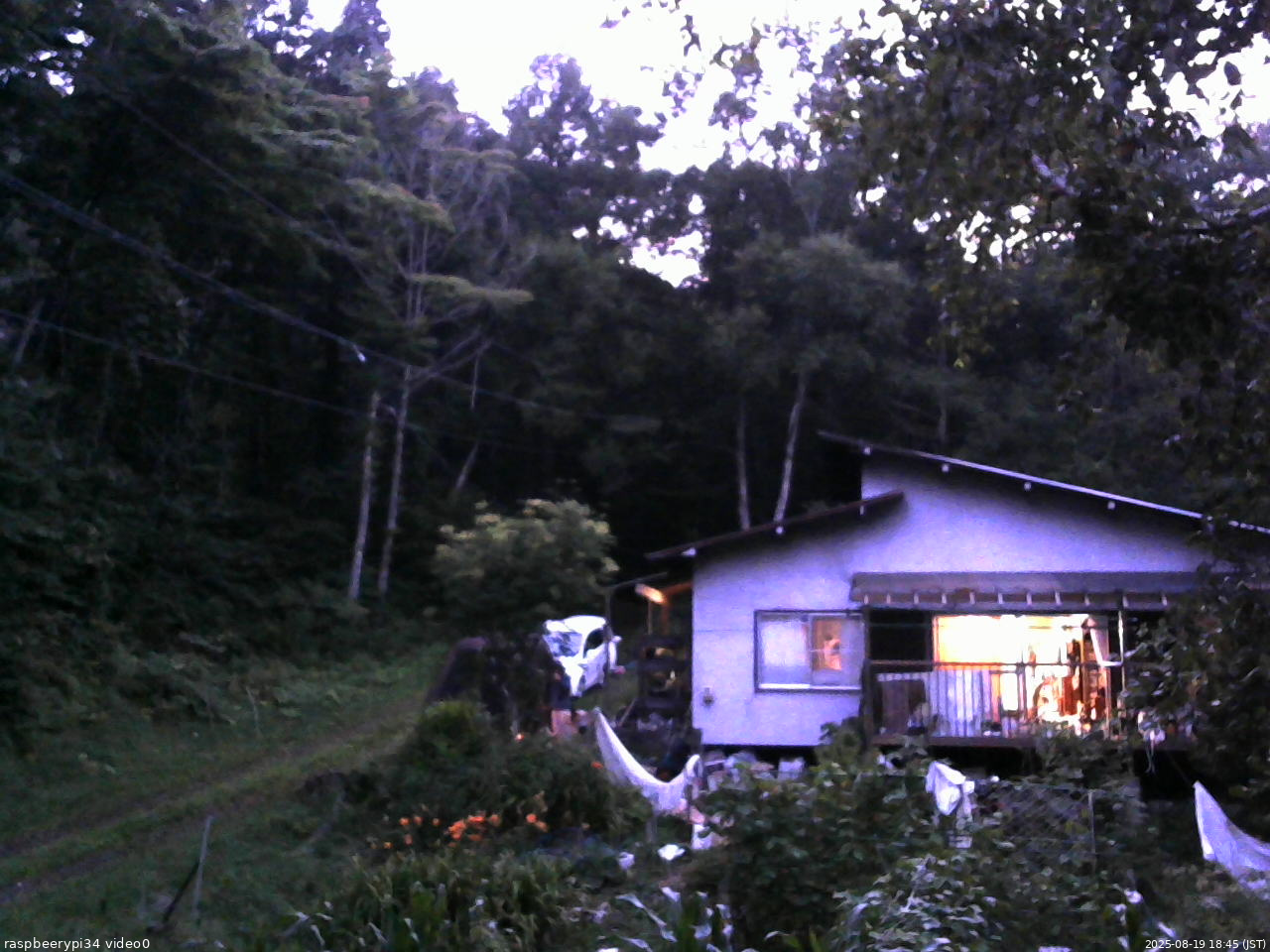 長野県菅平高原 ゆたか山荘 西側(坂上) 2025/08/19 18:45
