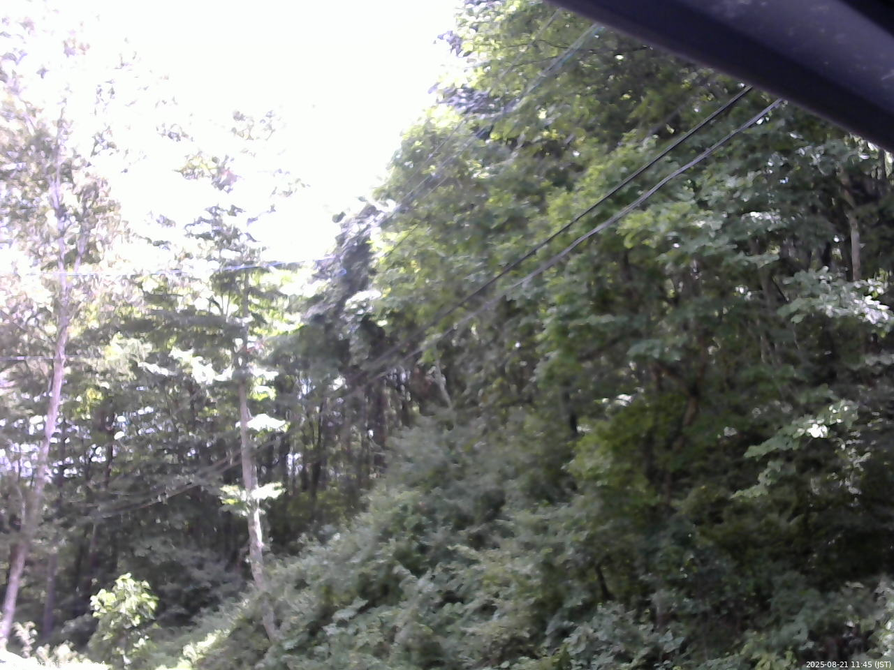 長野県菅平高原 ゆたか山荘 東側上空 2025/08/21 11:45