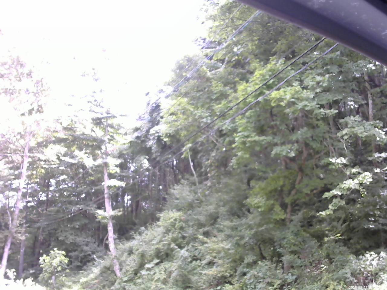 長野県菅平高原 ゆたか山荘 東側上空 2025/08/22 12:00