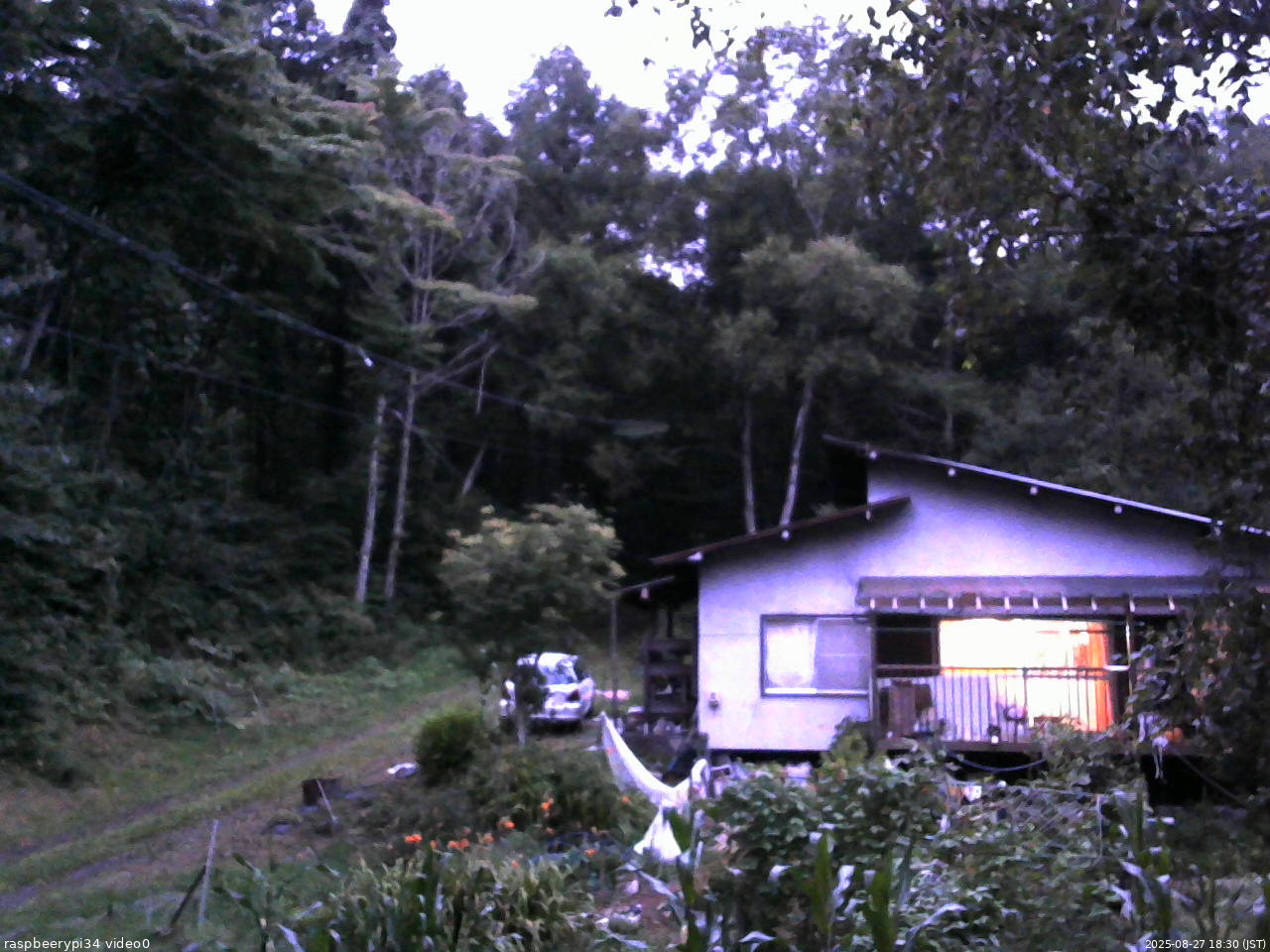 長野県菅平高原 ゆたか山荘 西側(坂上) 2025/08/27 18:30