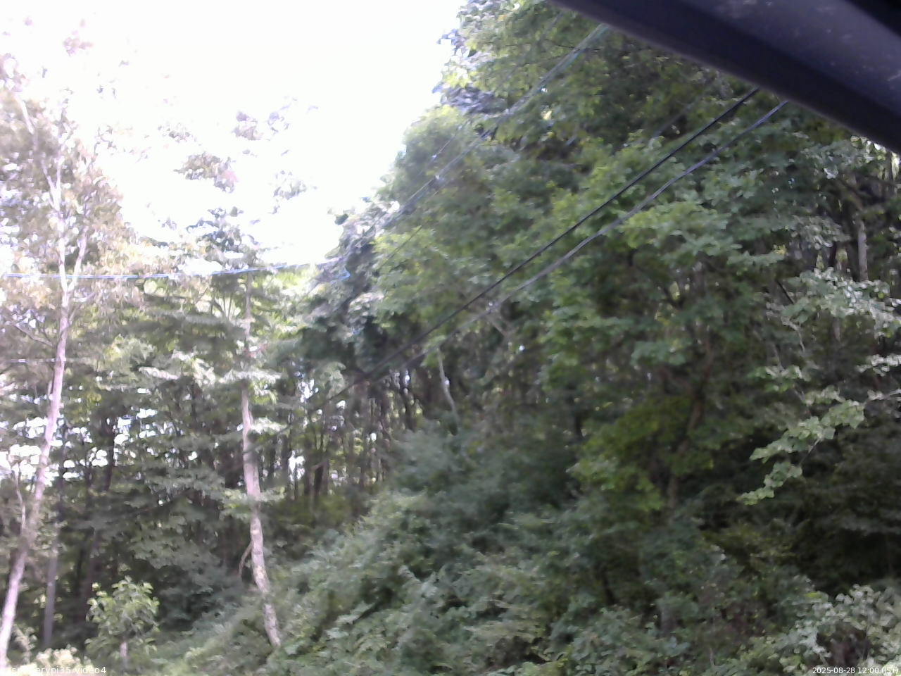 長野県菅平高原 ゆたか山荘 東側上空 2025/08/28 12:00