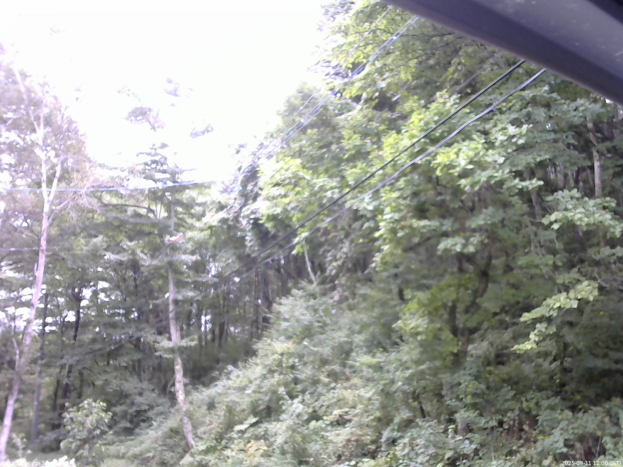 長野県菅平高原 ゆたか山荘 東側上空 2025/09/11 12:00