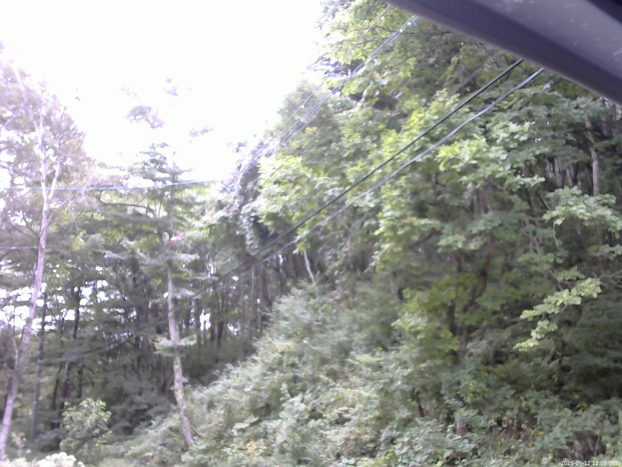 長野県菅平高原 ゆたか山荘 東側上空 2025/09/12 12:00