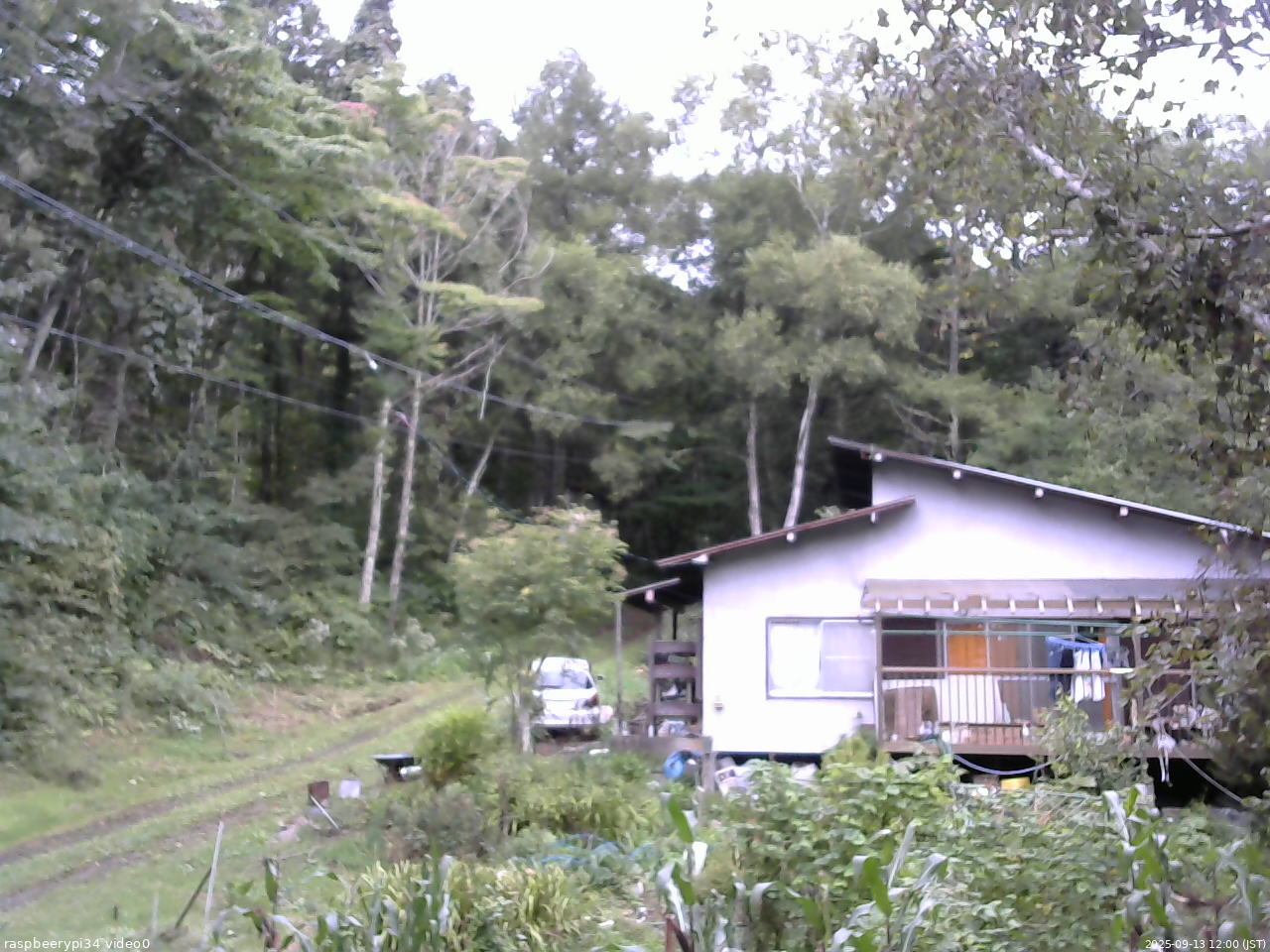長野県菅平高原 ゆたか山荘 西側(坂上) 2025/09/13 12:00
