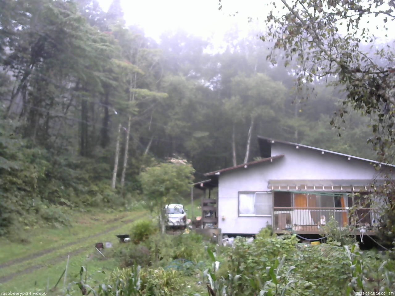 長野県菅平高原 ゆたか山荘 西側(坂上) 2025/09/18 16:00