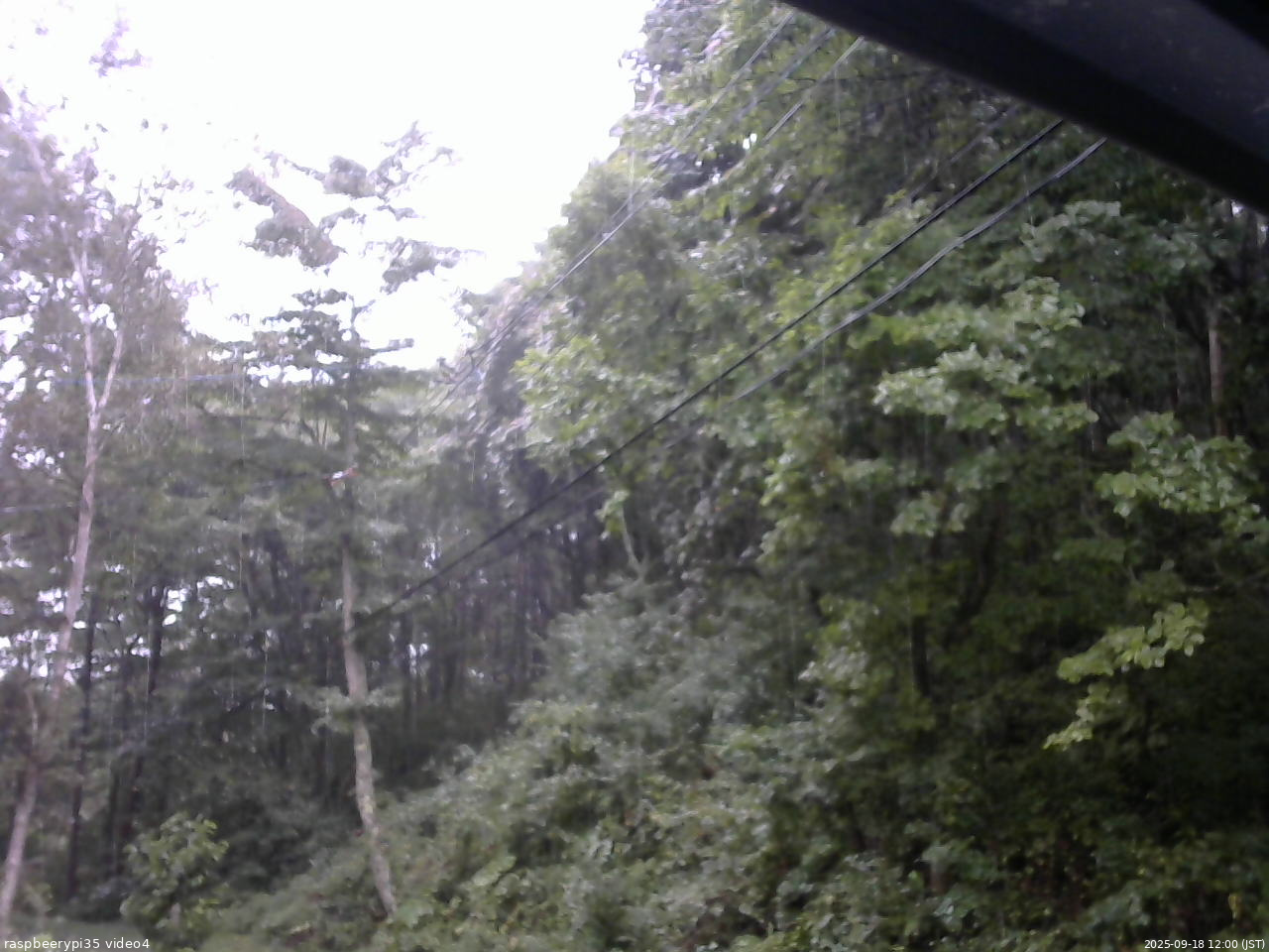 長野県菅平高原 ゆたか山荘 東側上空 2025/09/18 12:00