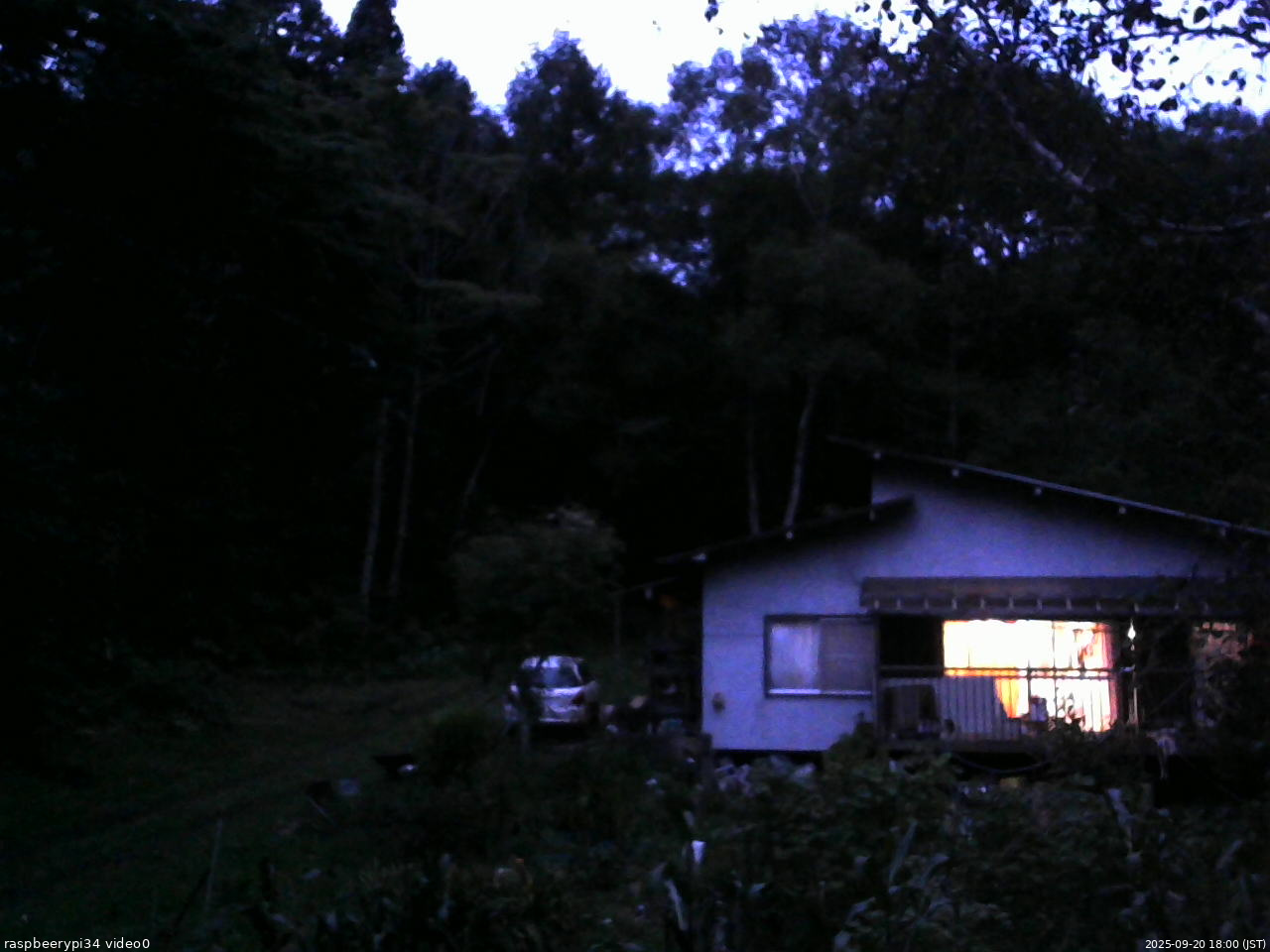 長野県菅平高原 ゆたか山荘 西側(坂上) 2025/09/20 18:00