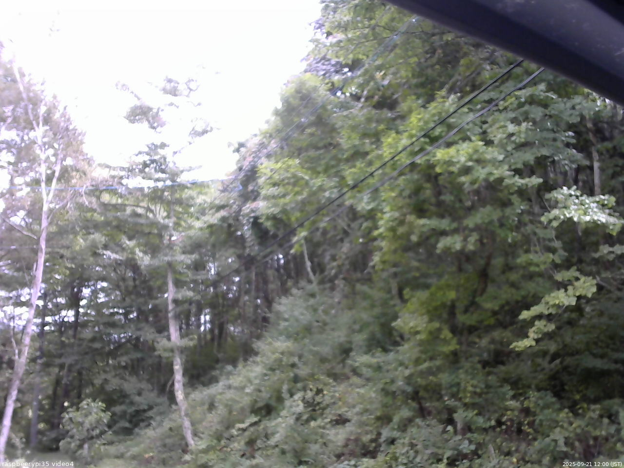長野県菅平高原 ゆたか山荘 東側上空 2025/09/21 12:00
