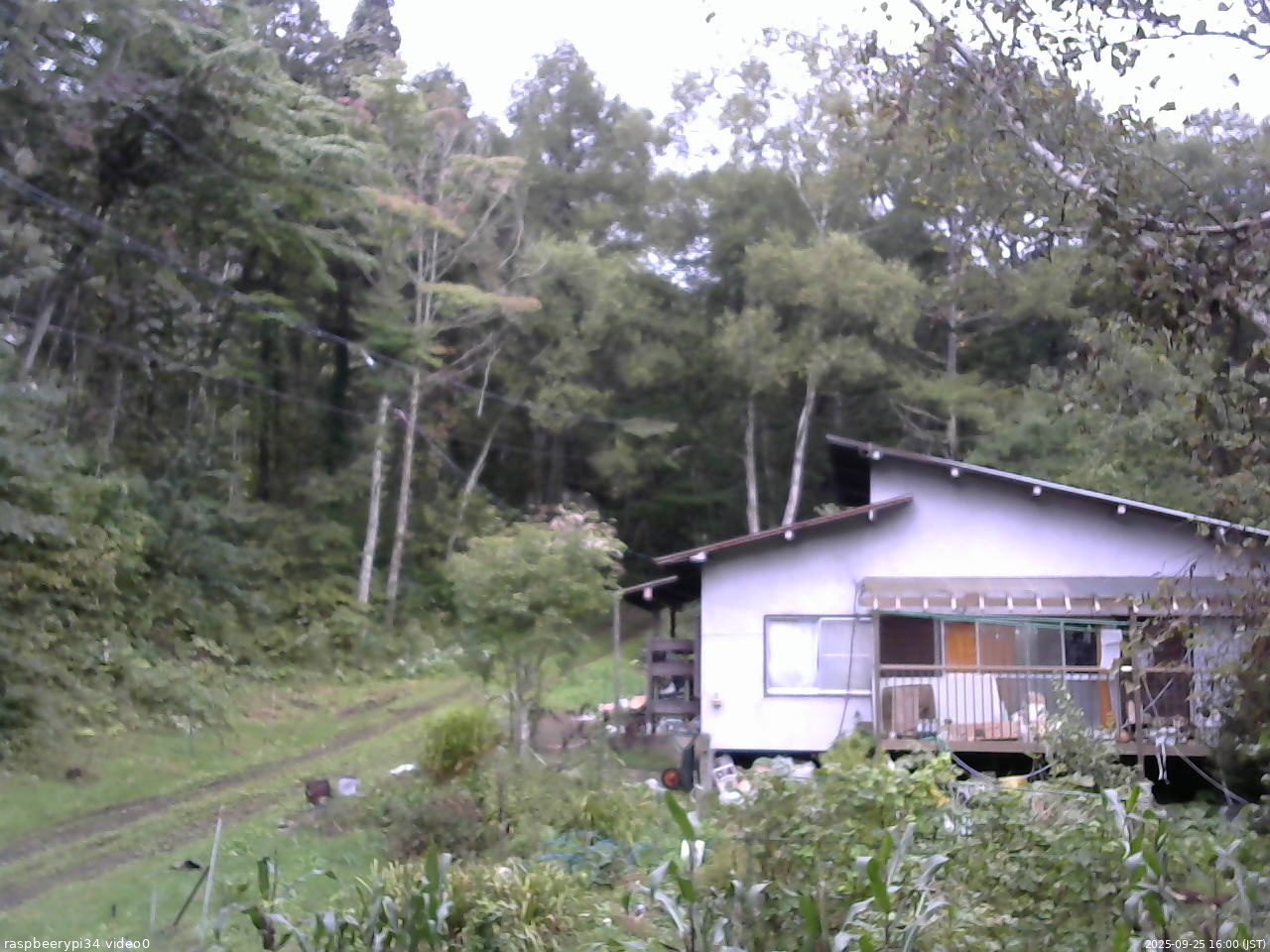 長野県菅平高原 ゆたか山荘 西側(坂上) 2025/09/25 16:00