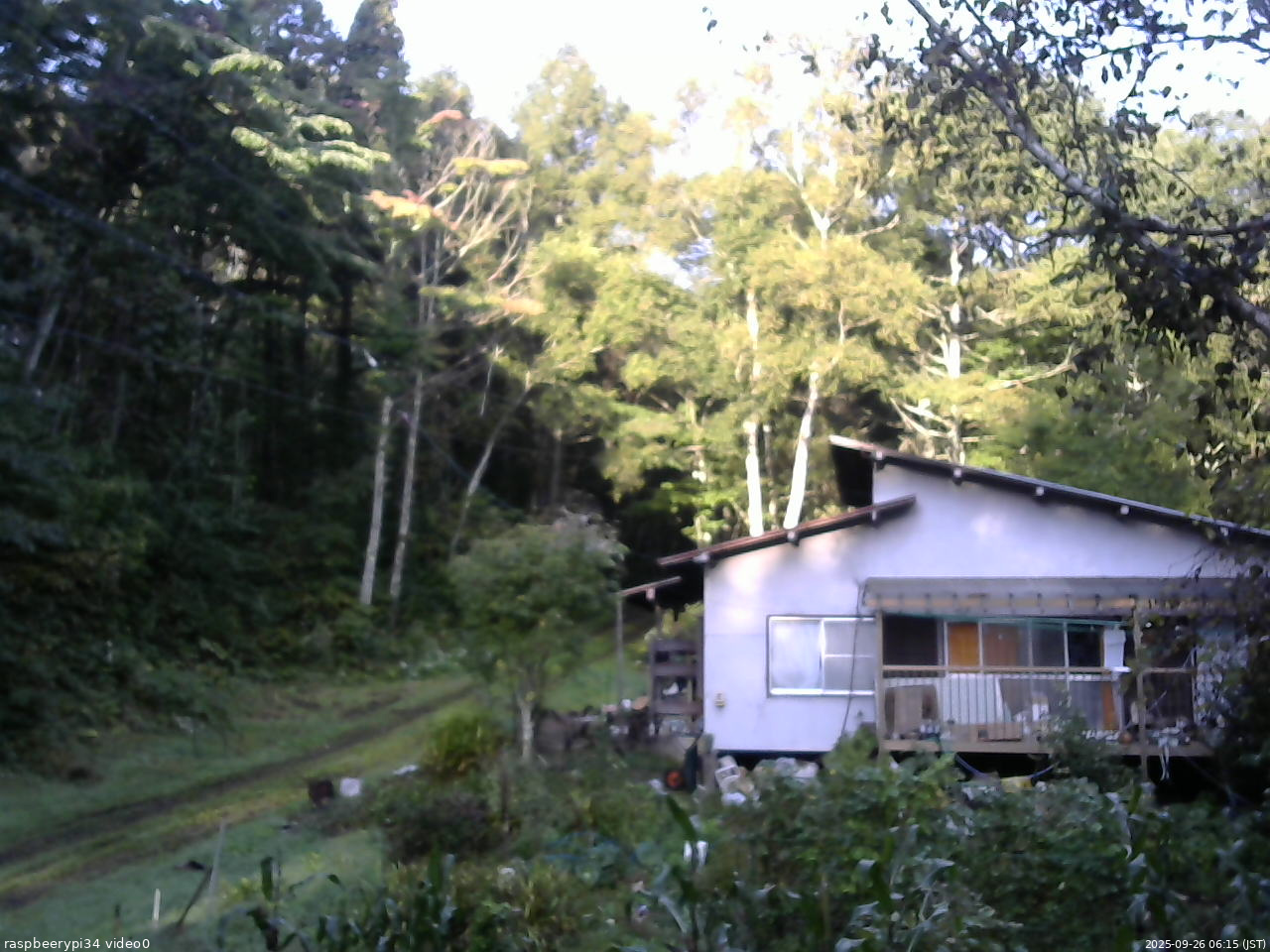 長野県菅平高原 ゆたか山荘 西側(坂上) 2025/09/26 06:15