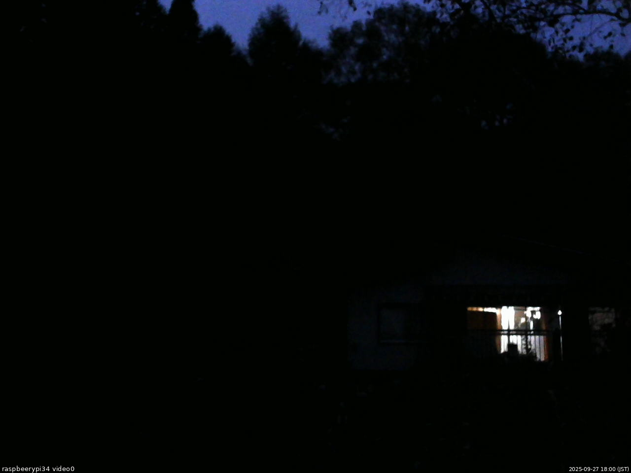 長野県菅平高原 ゆたか山荘 西側(坂上) 2025/09/27 18:00