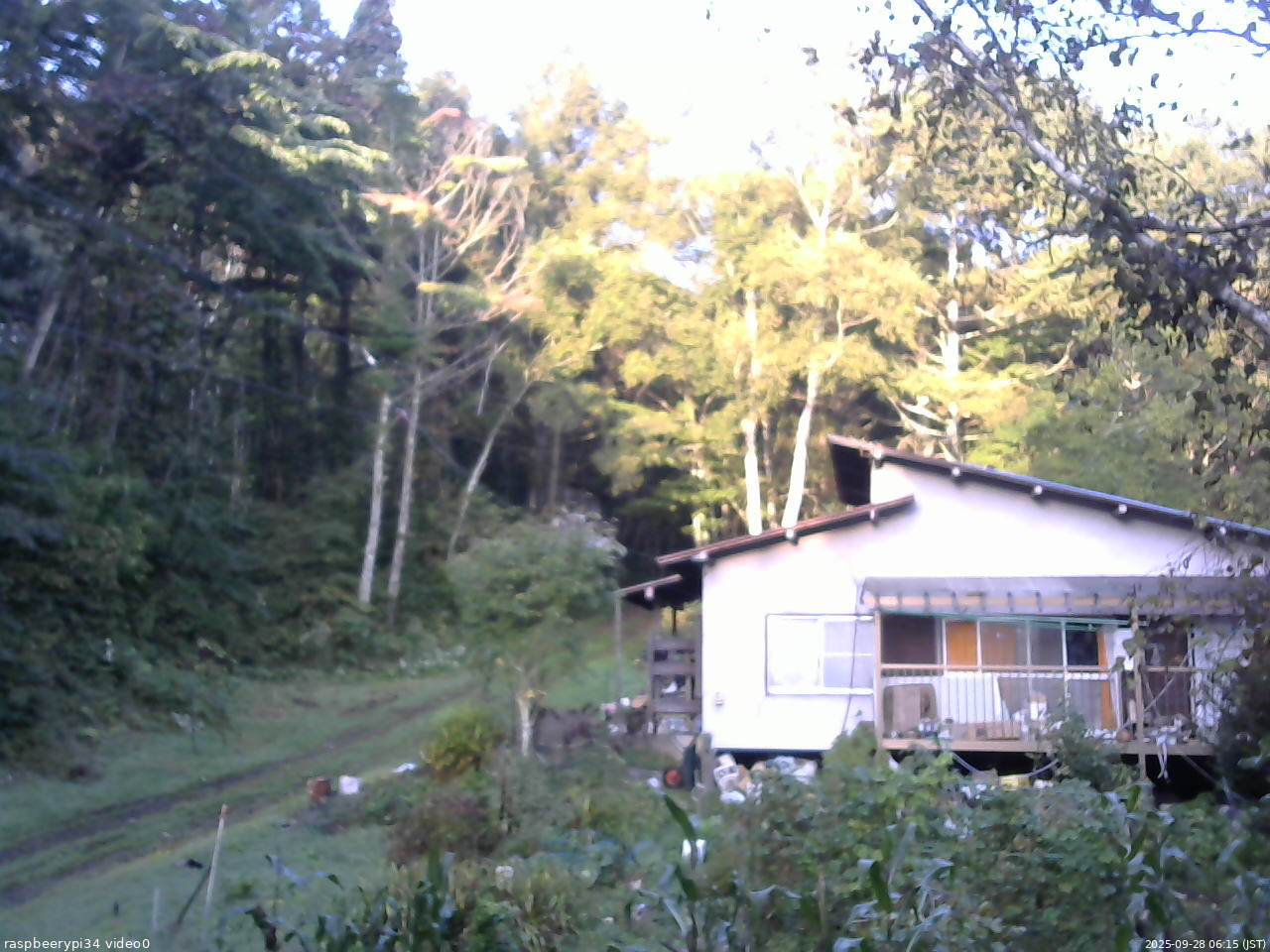 長野県菅平高原 ゆたか山荘 西側(坂上) 2025/09/28 06:15