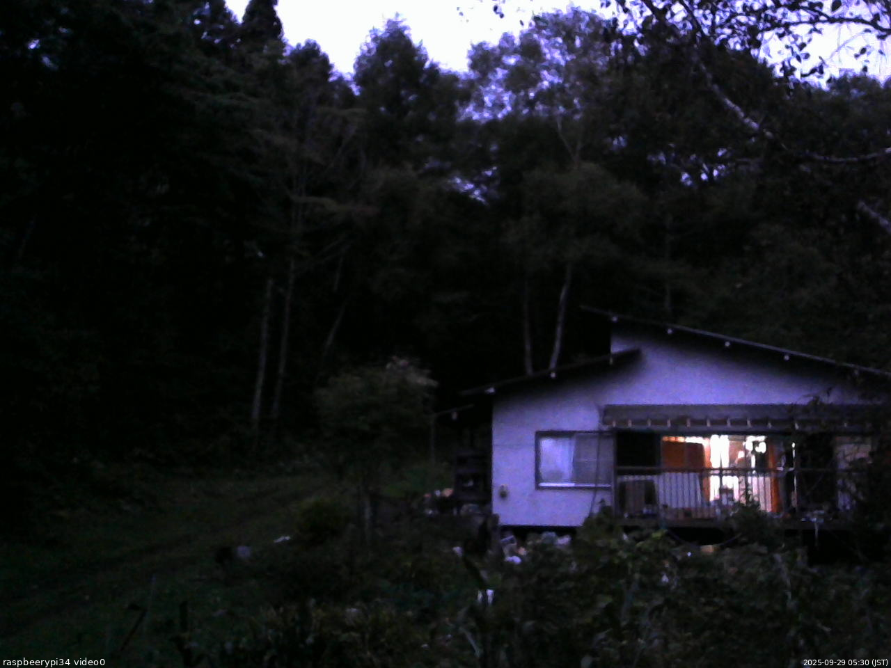 長野県菅平高原 ゆたか山荘 西側(坂上) 2025/09/29 05:30