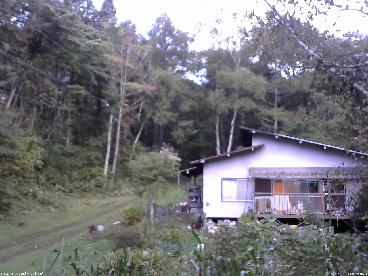 長野県菅平高原 ゆたか山荘 西側(坂上) 2025/09/29 06:15